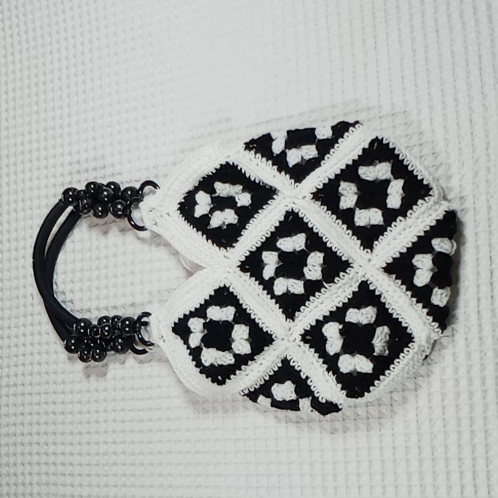 Hand Crafted Blk/Wht Crochet Granny Square Handbag With Beaded Handle & Tassel - Picture 2 of 8